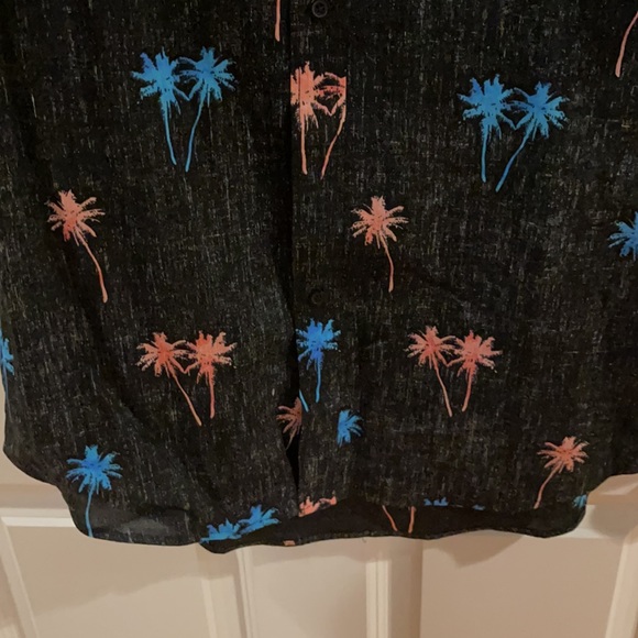 Men’s large button-down Hawaiian shirt black and gray - Picture 5 of 8